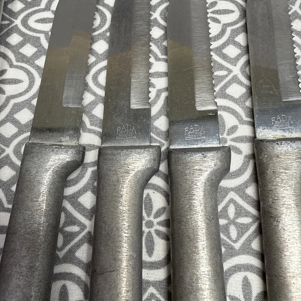 Rada 5 Knives Serrated & 1 Pealer Stainless Steel USA Made Silver. Aunts Estate.